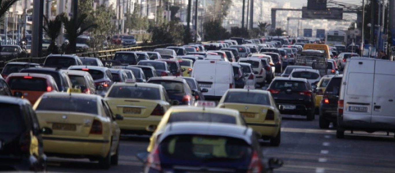 Τεράστιο μποτιλιάρισμα λόγω τροχαίου στον Κηφισό - Πού αλλού έχει κίνηση (χάρτης)